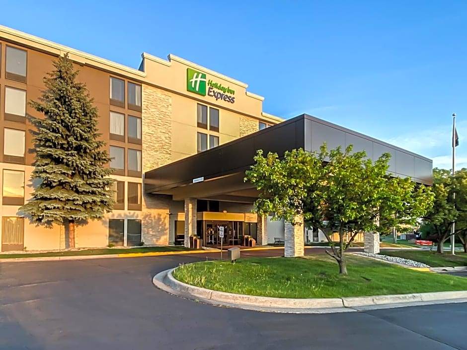Flint Hotel | 2-Star Hotel ∙ Holiday Inn Express Flint-Campus Area, an IHG Hotel