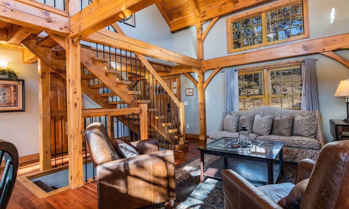 Blue Eye Cabin | 3,000 sq ft Post & Beam Home Escape with Hot Tub, Game Room, Salt Pool & Car Charger
