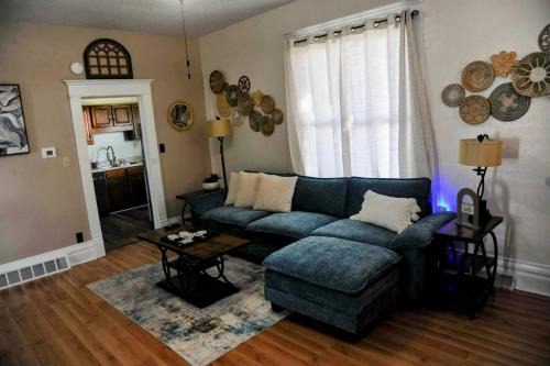 Bourbon House | 3 Bed Bath with yard and Fire Pit- Charming Small Town Exploring