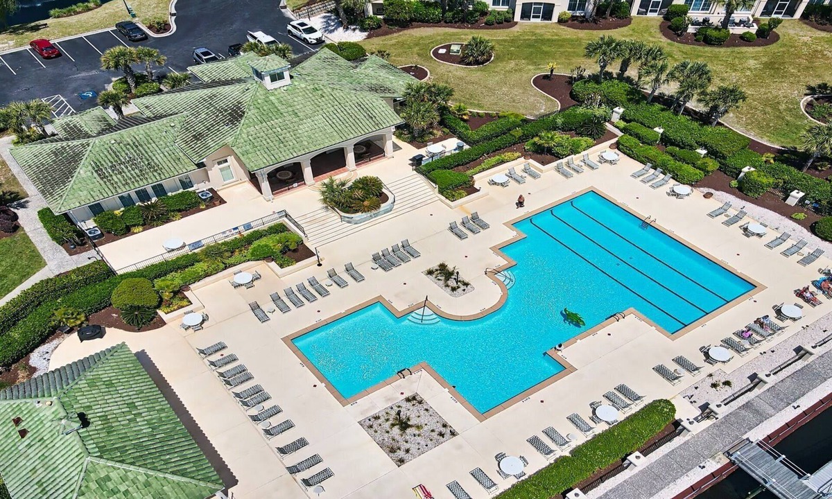 North Myrtle Beach Villa | 427 Edgewater - Barefoot Resort Rentals