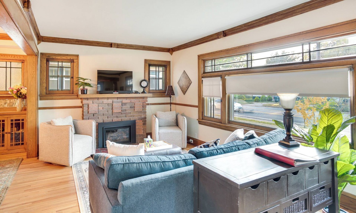 Regina Cottage | 5 Mi to Mall of America: South Minneapolis Home