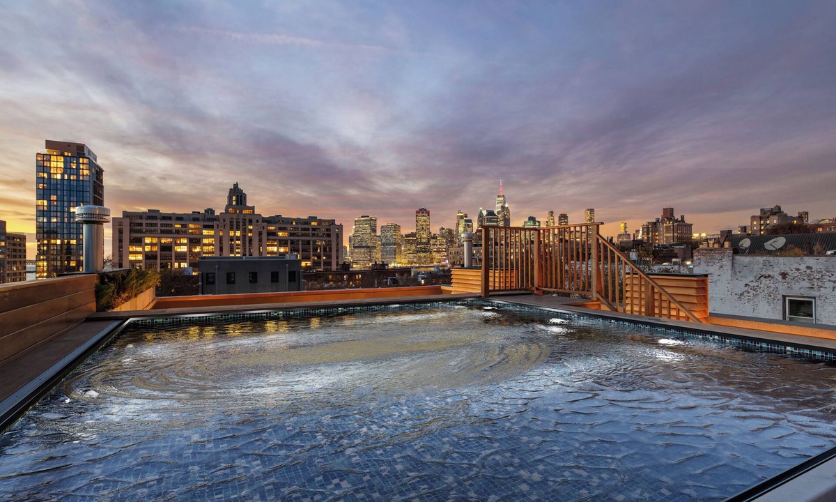 Downtown Brooklyn House | 7 bedroom home with rooftop pool overlooking Manhattan skyline & indoor parking