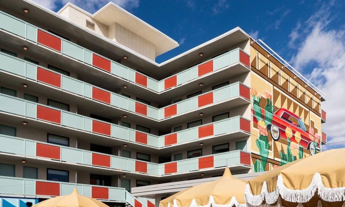 Albuquerque Original Townsite Hotel | Albuquerque Modern Retreat for Solo Travelers or Couples | Free Parking