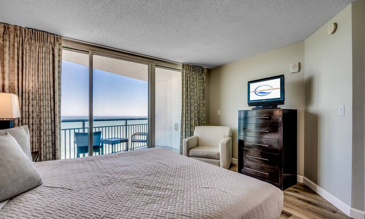 Downtown Myrtle Beach Condo | Amazing Oceanfront Huge King Suite, 18th Floor, Walk-in Shower, New Floor