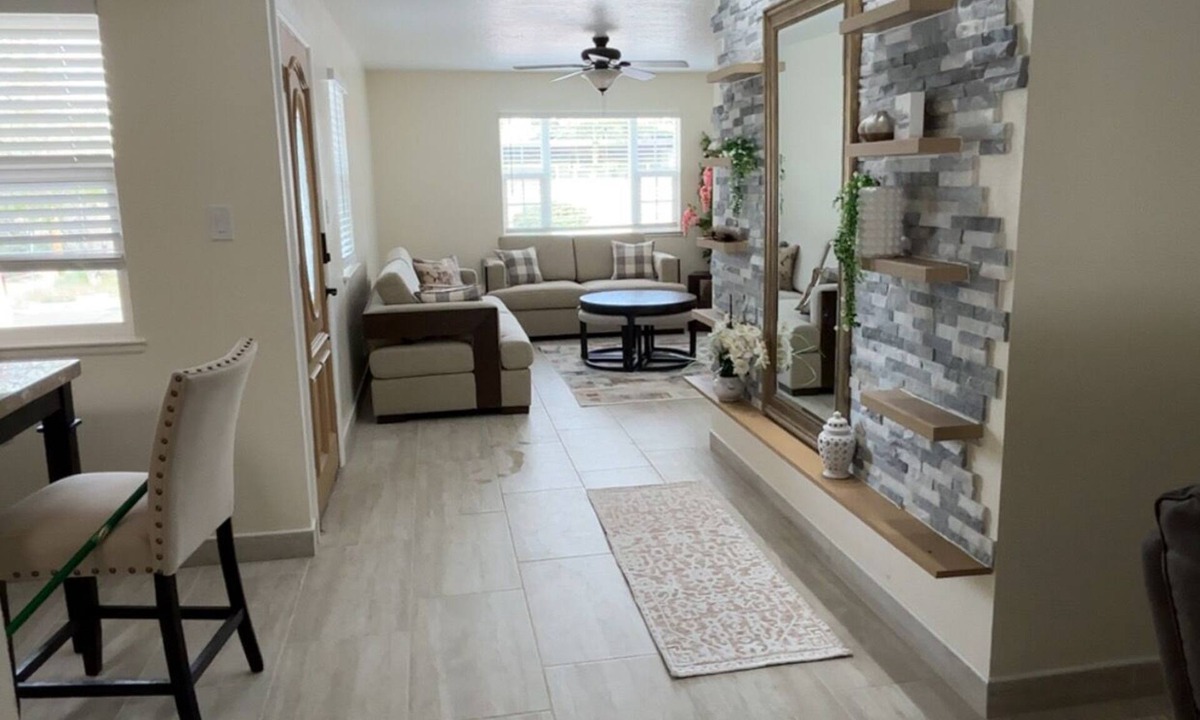 Gallup House | Ameera's Place Charming 3-bedroom house in beautiful Gallup with AC