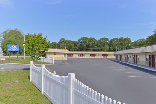 Terryville Hotel | Americas Best Value Inn - Port Jefferson Station - Long Island -New York - 11776