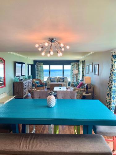 Amelia City Apartment | Beach Front 2 Pools Balcony