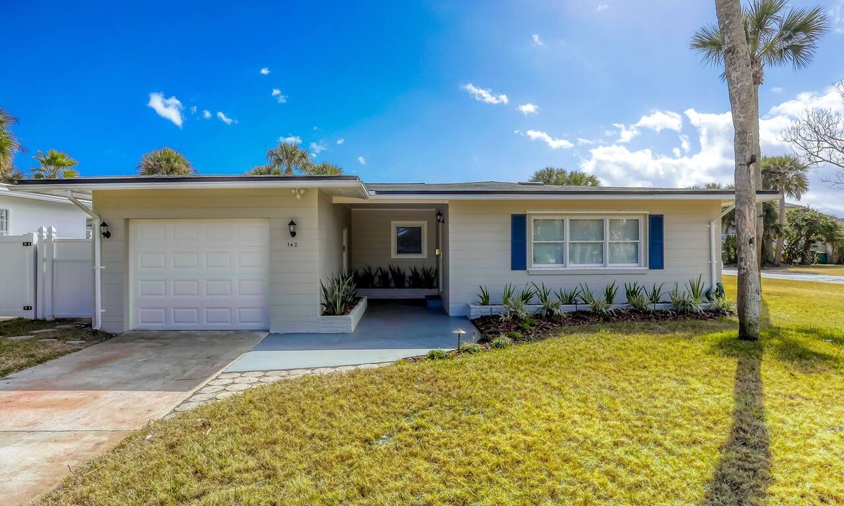 Atlantic Shores House | Beachside snowbird escape with fenced yard & washer/dryer - walk to beach access