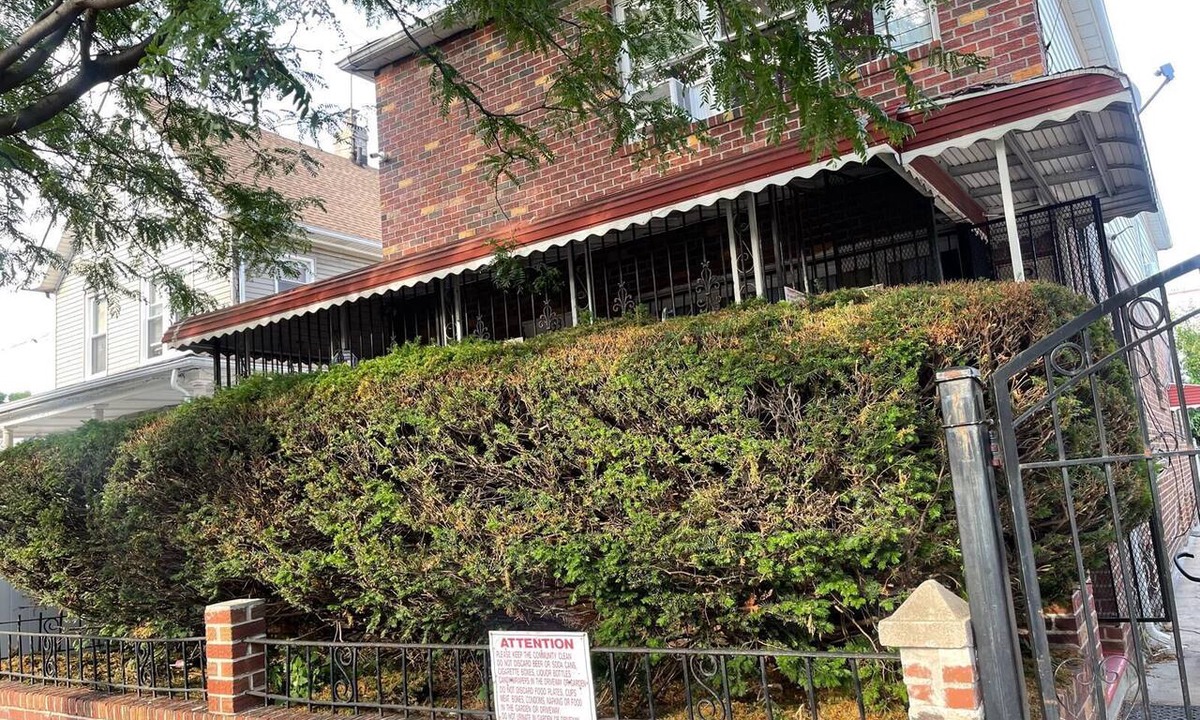 East Flatbush Apartment | Beautiful Brooklyn Home Spacious Clean & Comfortable