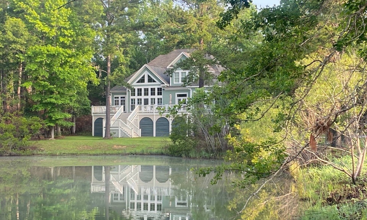 Georgetown House | Beautiful Custom Home Overlooking Pond