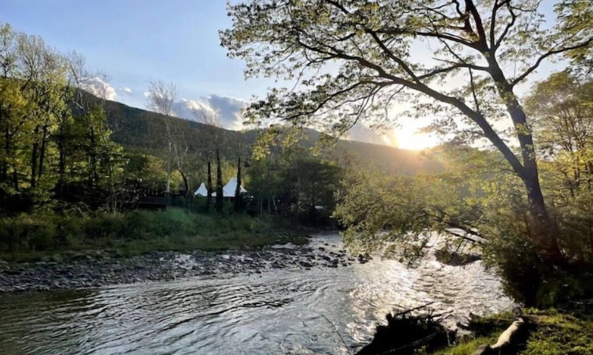 Mount Tremper House | Beautiful RV on the Esopus Creek EARLY SEASON SPECIAL! 199/NIGHT IN MAY-JUNE