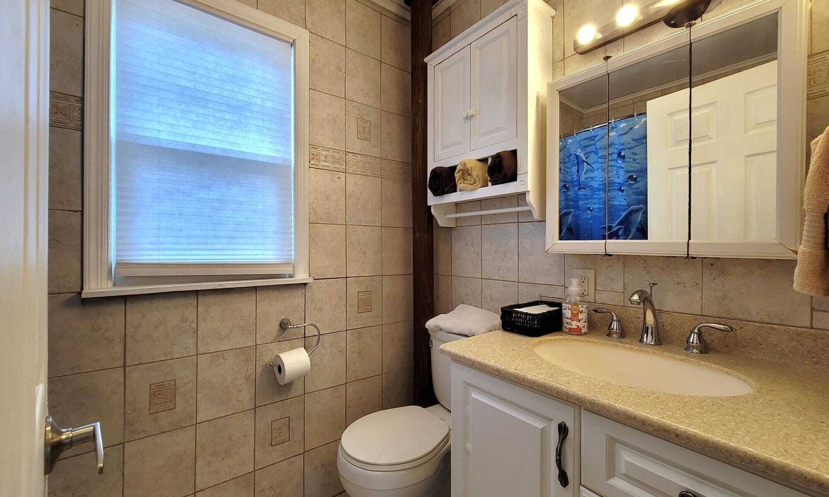Queens Apartment | BELLEROSE BEAUTY 2BDRM