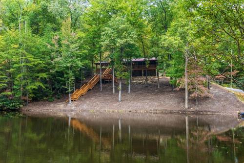 Cosby Ski Chalet | Beside Still Water 2