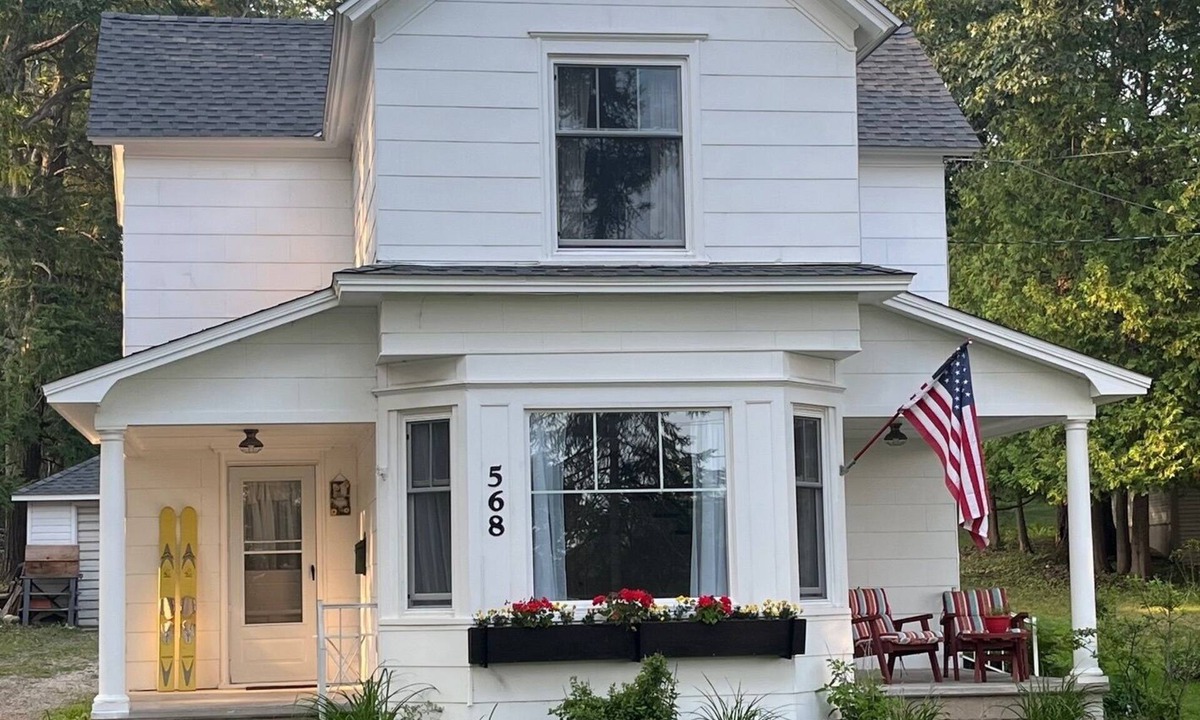 Harbor Springs House | Bluff Bliss. Stroll along the Tunnel of Trees to downtown. FRESHLY renovated.