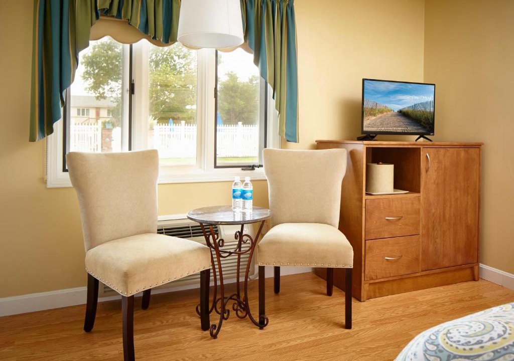 Misquamicut Hotel | Breezeway Boutique Hotel