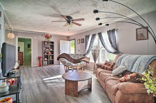 Mohawk House | Bring Your Pets! Midway Abode w/Yard & Fire Pit