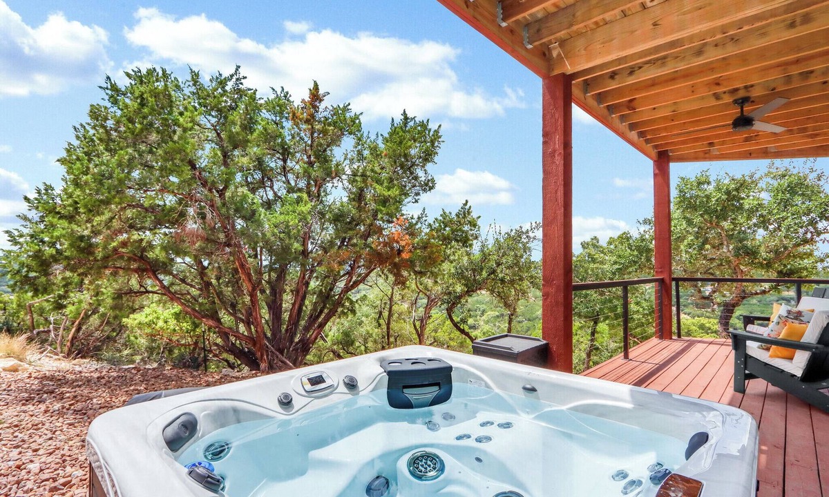 Canyon Lake Cottage | Canyon Lake Tree House: Modern 2BR Luxury w/Hot Tub, Decks & Stunning Views