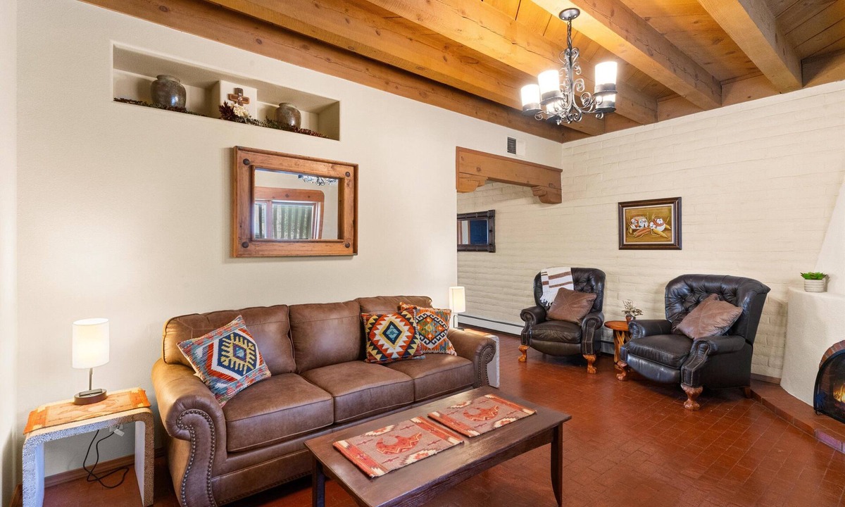 Downtown Albuquerque House | Casa de Kokopelli - Get a sense of the "New Mexico True" feel!