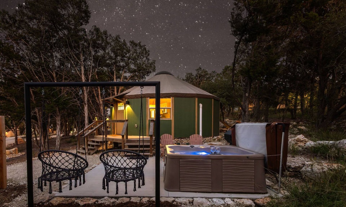 Canyon Lake Cabin | Cedar Modern Yurt‑Cabin w/Hot Tub + Swings Sleeps 4