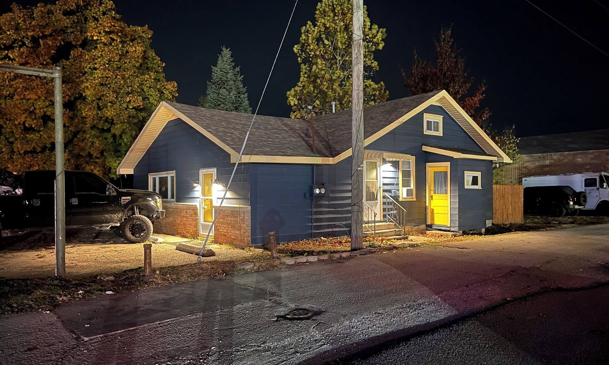 Roseland House | Charming 2-bedroom house with AC and full workout studio