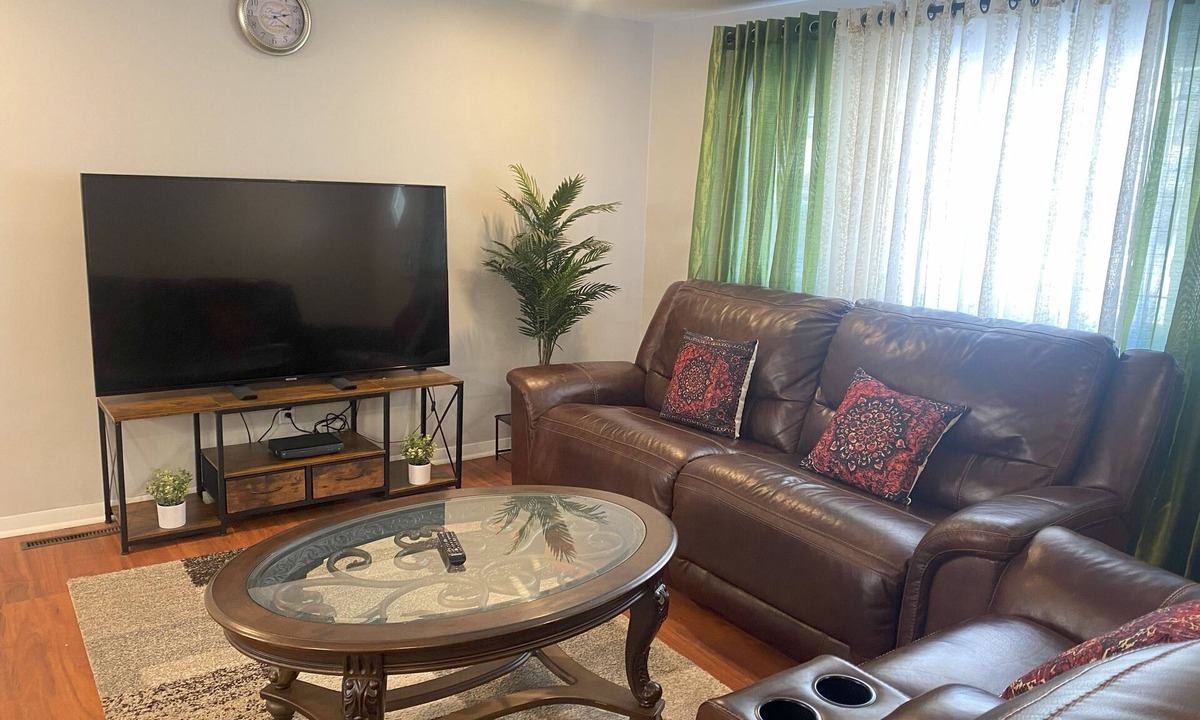 Kettering House | Charming 3-bedroom house in a quiet, peaceful and safe neighborhood in Kettering