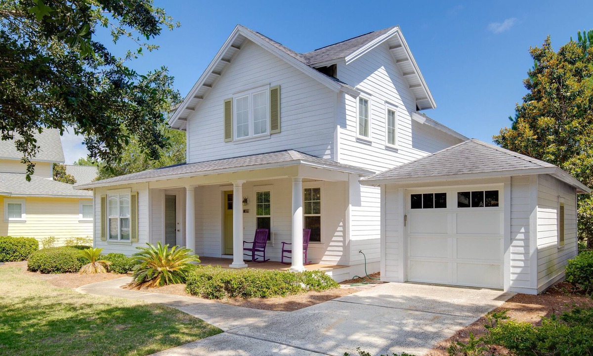 Laurel Grove House | Charming Beach Cottage with 6-Seat GOLF CART! Near Beach, Pool, Tram & Wharf.