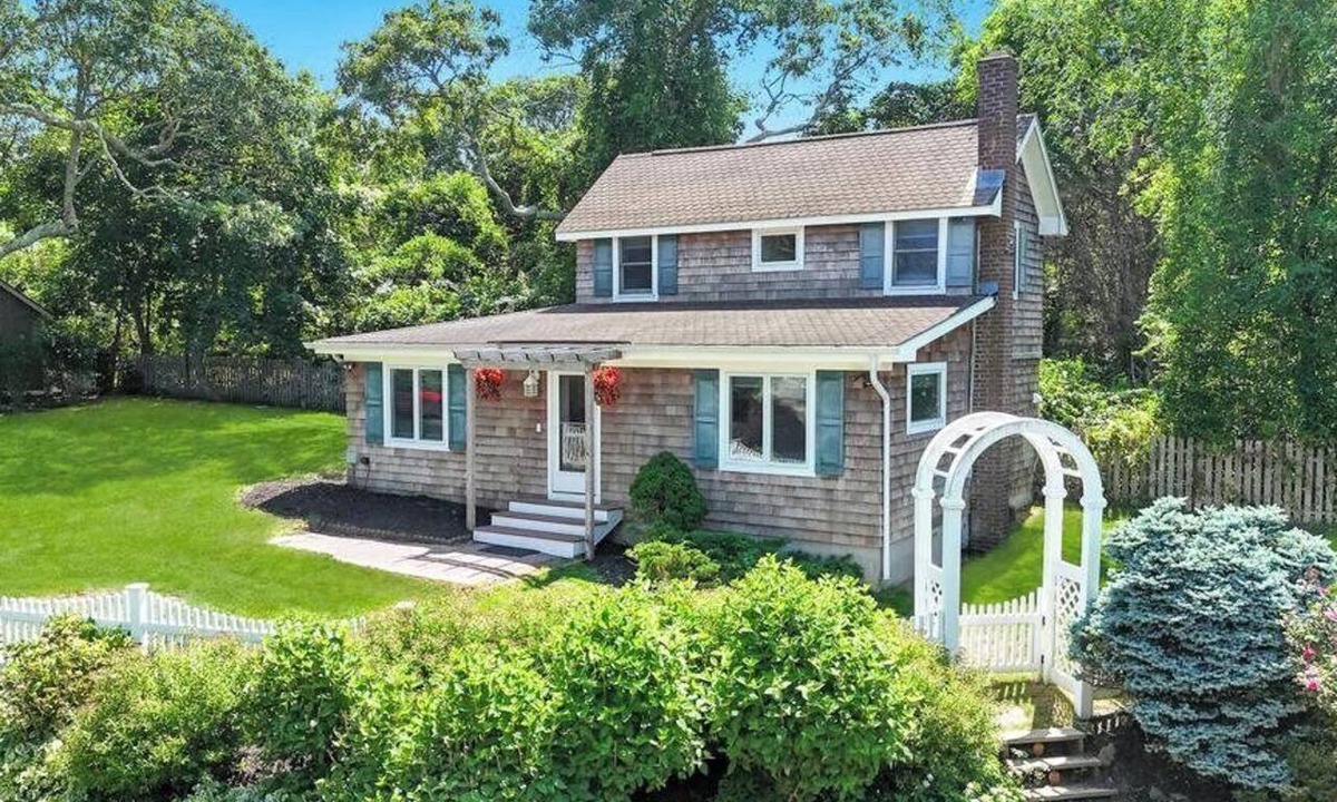Town of Southold Town House | Charming Mattituck Retreat Near the Bay with Modern Updates