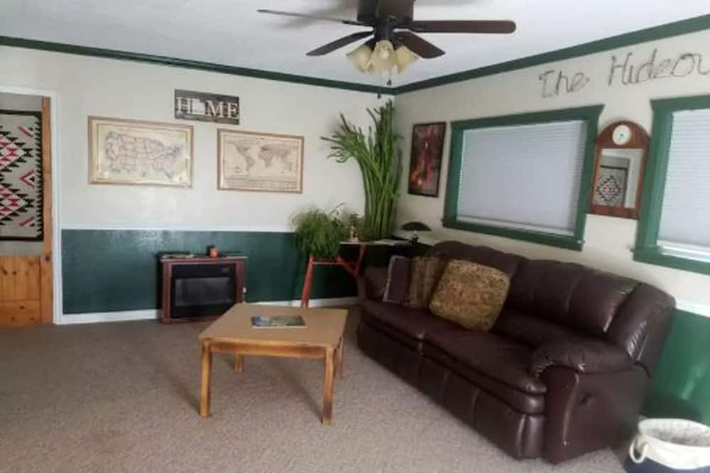 Panguitch Cabin | Comfortable Accommodation for a Getaway near Bryce Canyon in Panguitch, Utah