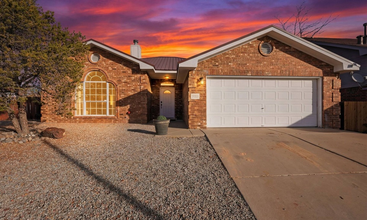 Westgate Heights House | Completely Renovated 3BR Brick Home Quiet Cul-de-Sac