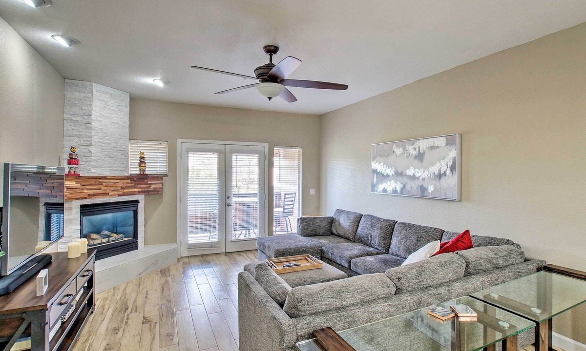 Security Acres Condo | Condo w/Pool Access ~ 1 Mi to Old Town Scottsdale