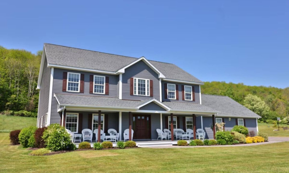 Cooperstown House | Coop Diamonds Sunrise Estates V - Private bathrooms, Heated Pool, 5 miles to DP