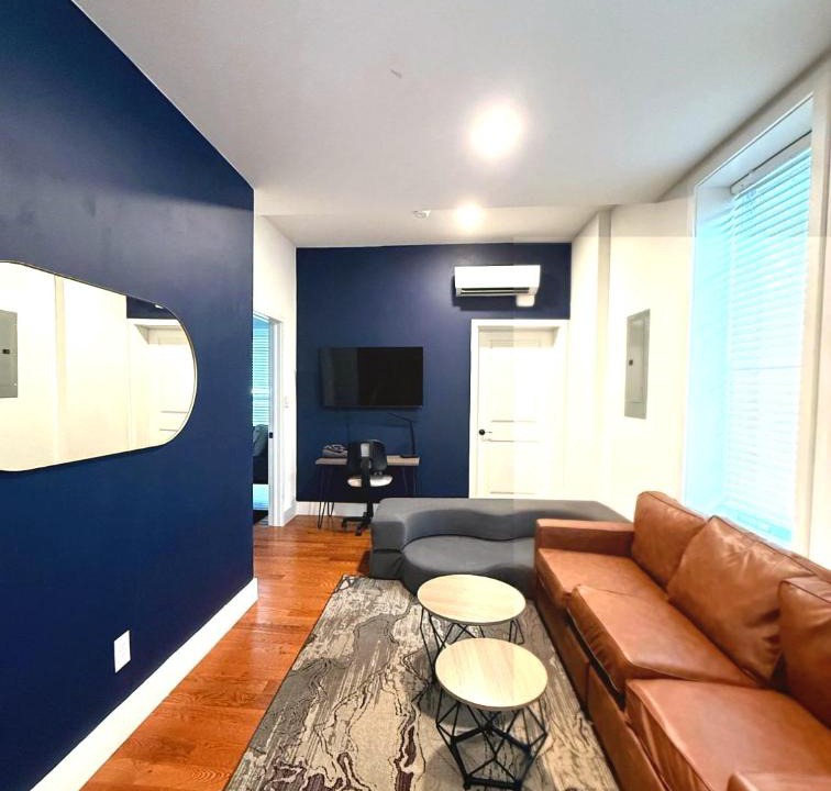 Corn Hill House | Cornhill 1BR Downtown High Falls Wi-Fi Kitchen TV