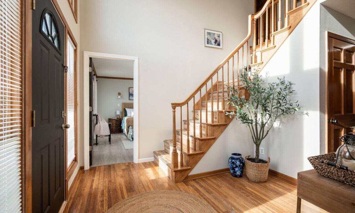 Kentwood House | `Corporate Elegance: Luxe Home in Grand Rapids (no basement)`