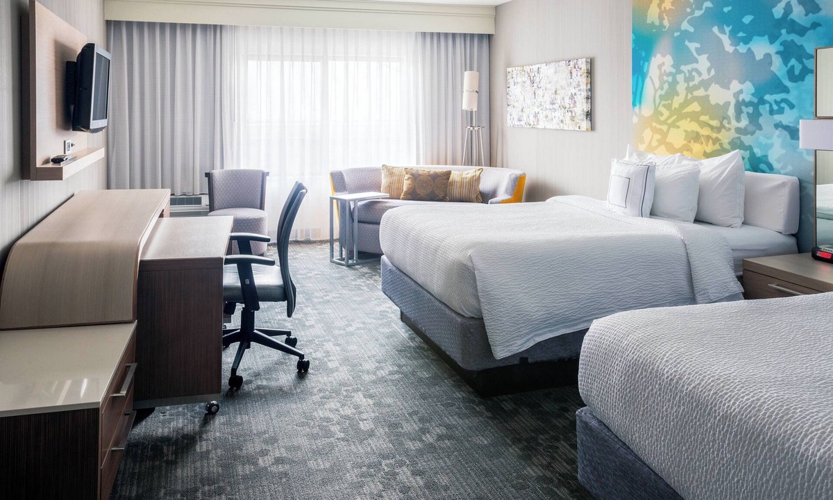 Rossford Hotel | Courtyard by Marriott Toledo Rossford/Perrysburg