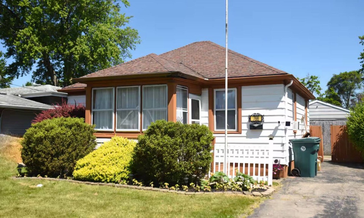 North Tonawanda House | Cozy 4bed 3BR house in North Tonawanda with AC and Pool!