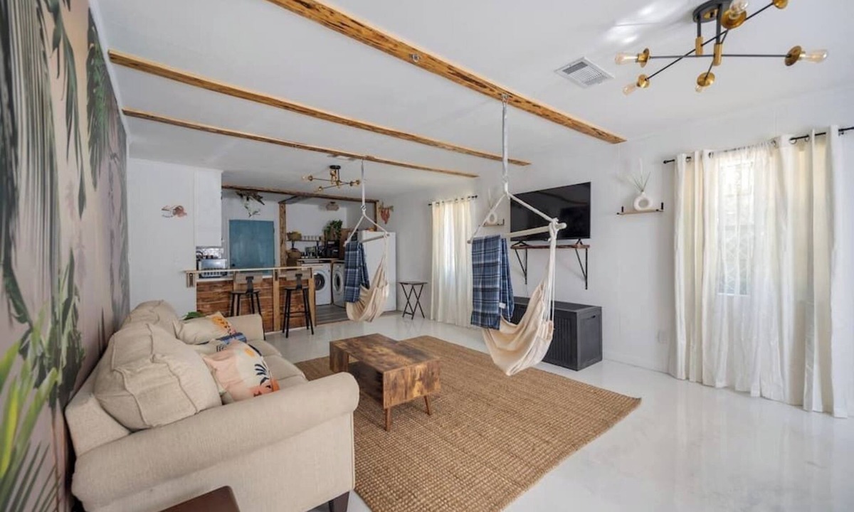 West Pensacola Apartment | Cozy retreat w/BBQ grill & backyard