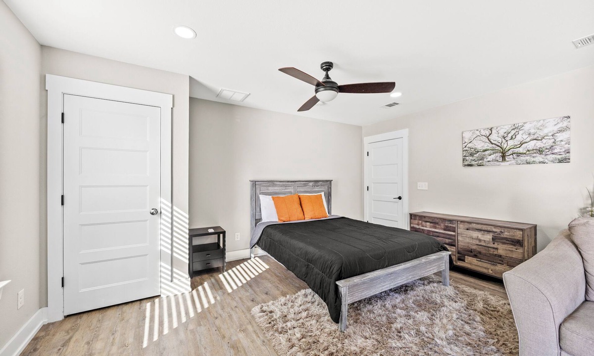 East Hill Apartment | Cozy Suite in East Hill