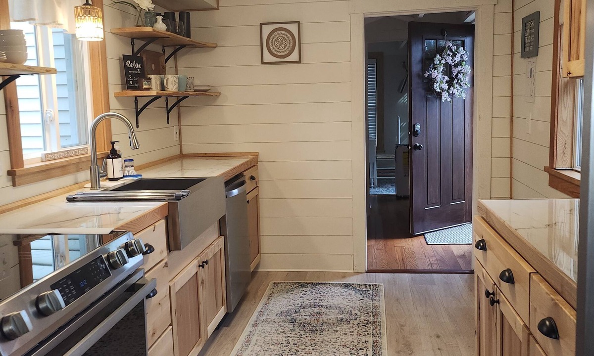 Olcott Cottage | Cozy Waterfront Cottage with Private Dock and Lake Access
