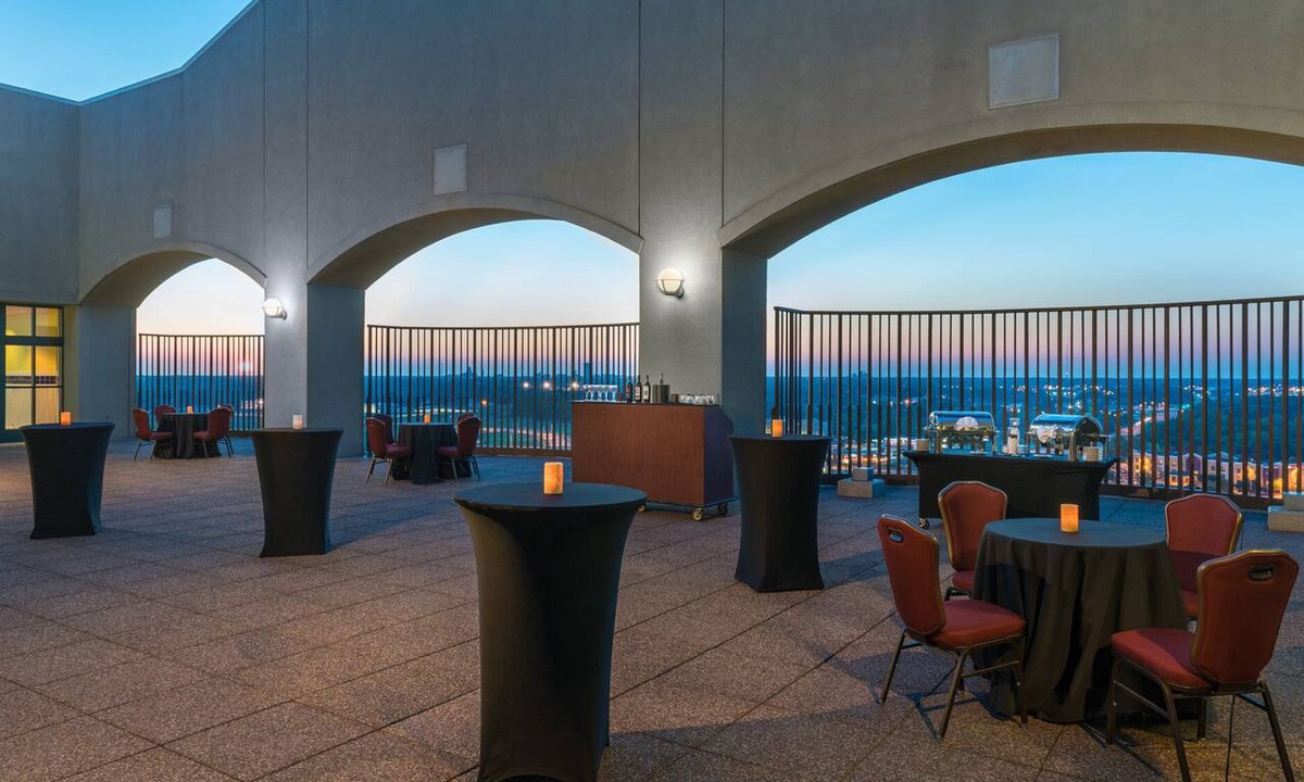 Springfield Hotel | Crowne Plaza Springfield by IHG