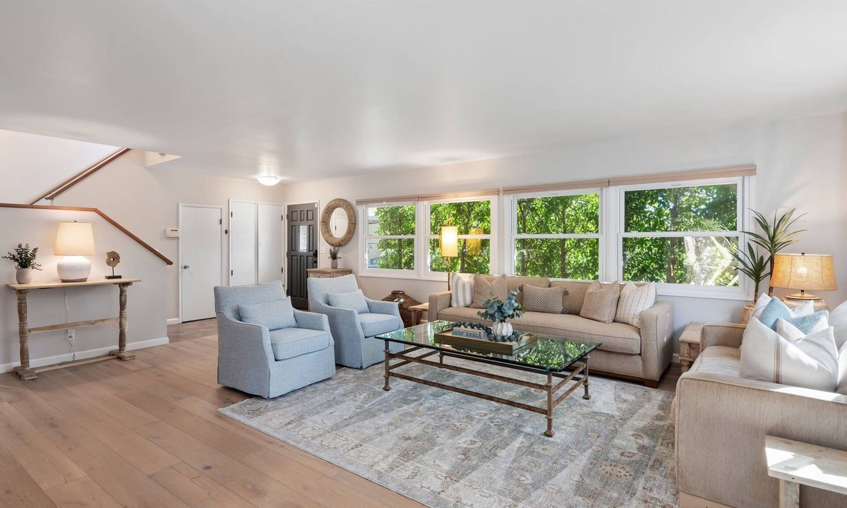 The Mesa House | Discover the luxury of Shoreline Breeze in Santa Barbara – a stunning 5-bedroom ocean view home!