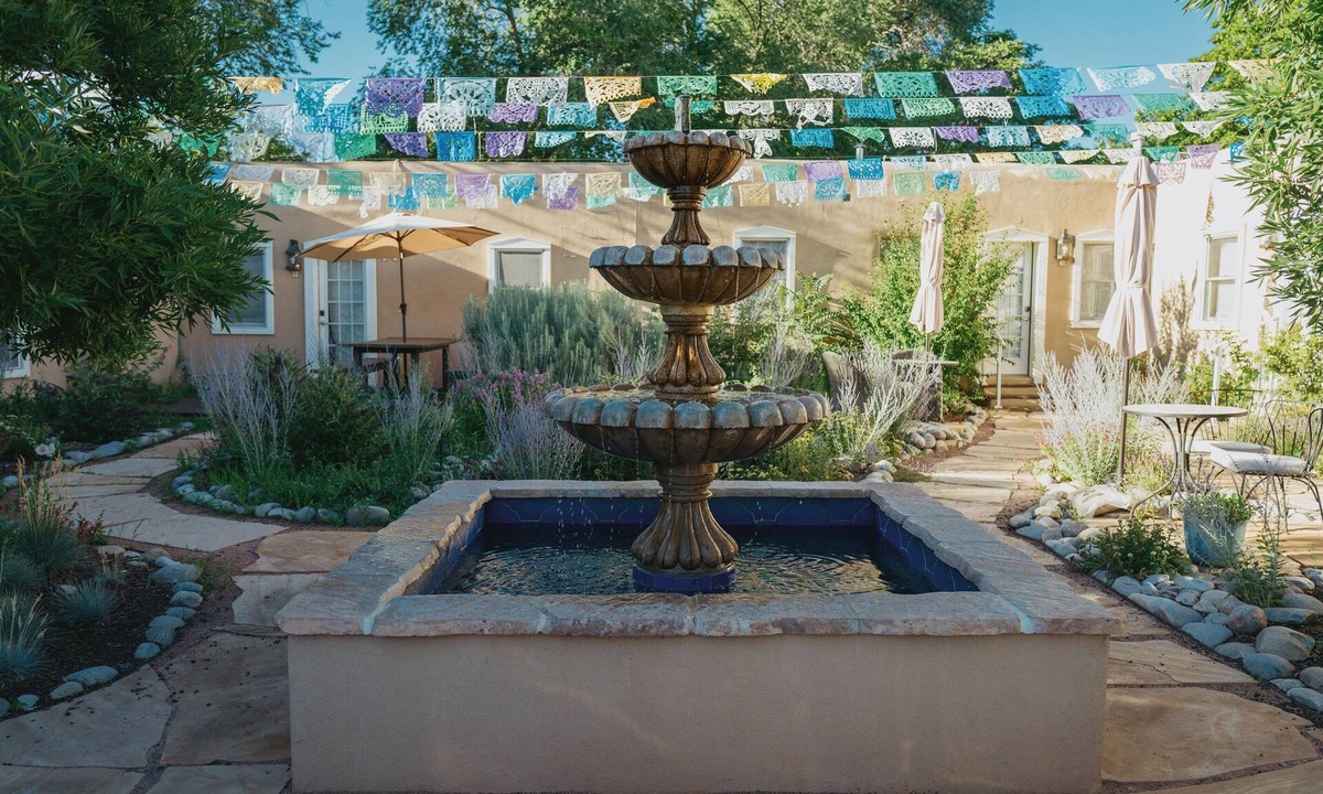 Downtown Santa Fe Bed & Breakfast | Dos Hermanas 2 & 3 | Walk to Plaza | Courtyard