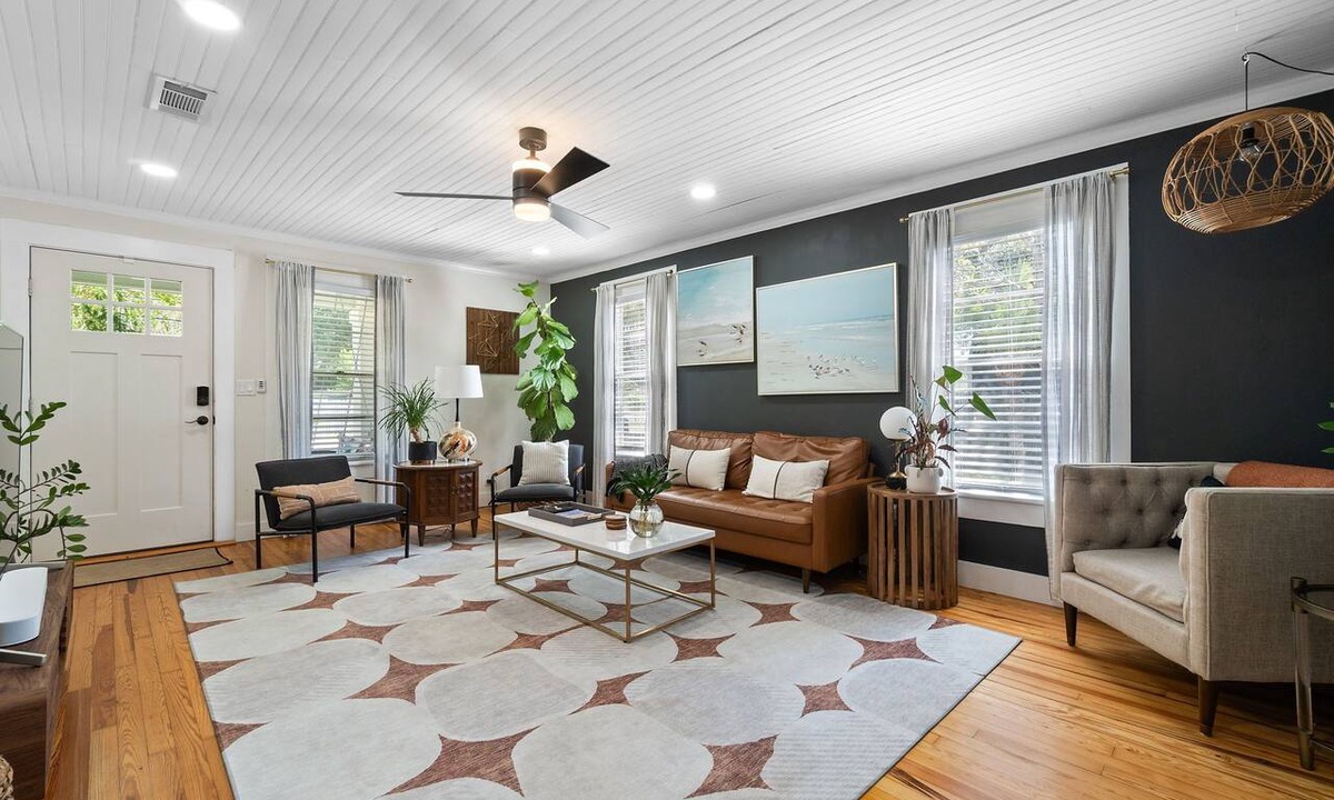 South Pensacola House | Downtown Pensacola Fenced Yard Pet-Friendly