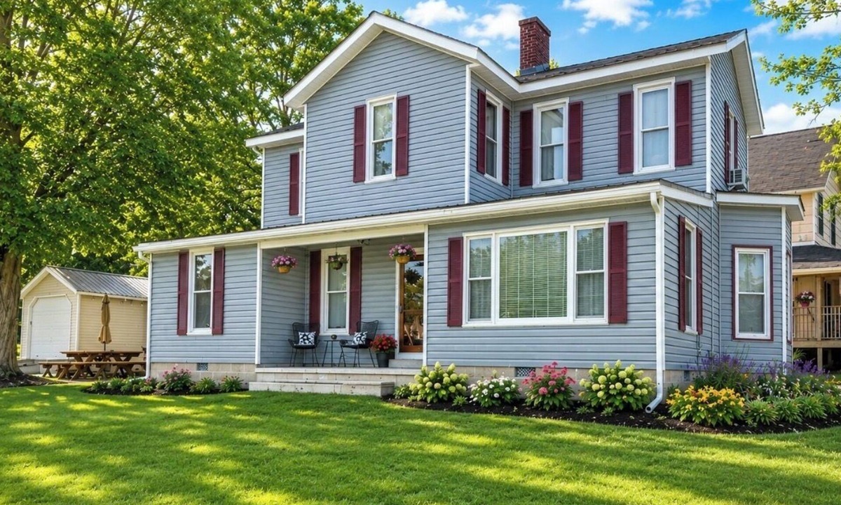 Mayville House | Enjoy the beautiful views of Chautauqua Lake, home of the Chautauqua Belle!
