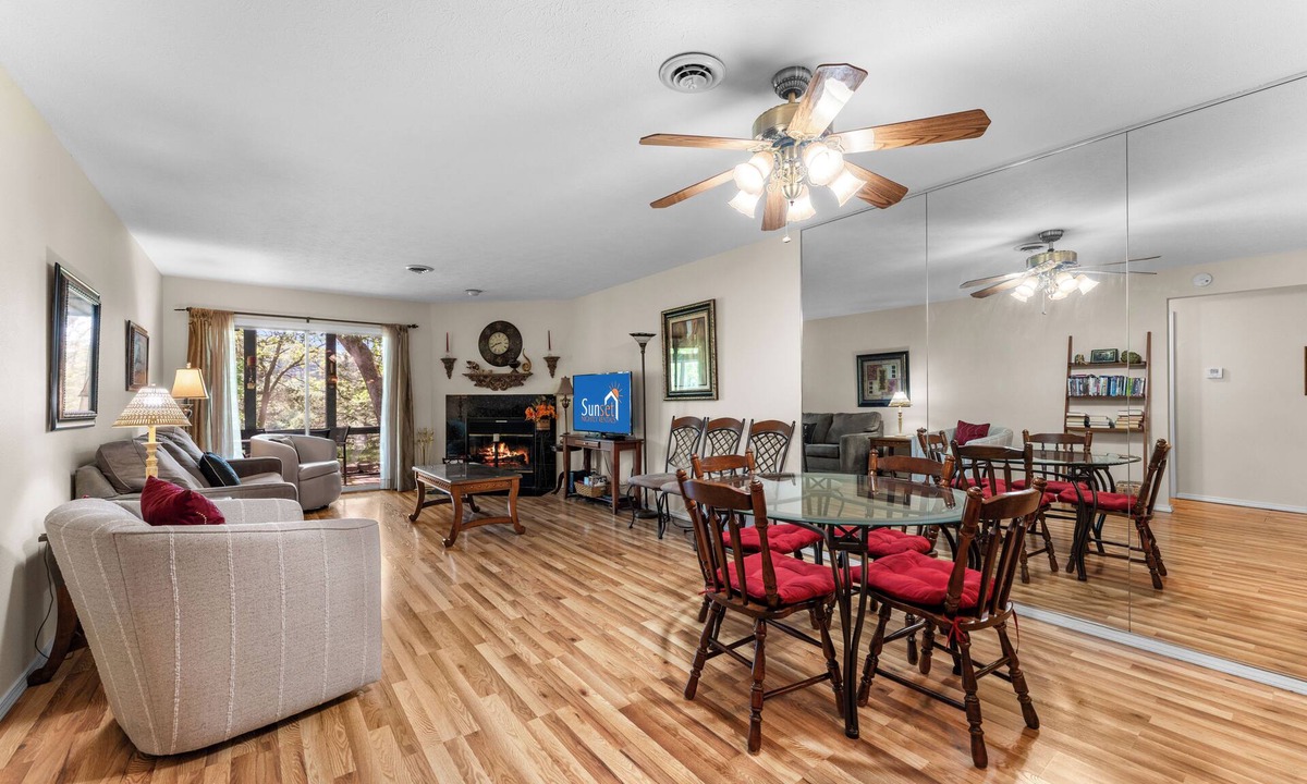Table Rock Condo | Enjoy the Indoors and Outdoors in this Adorable Condo! This Oasis Allows Pets