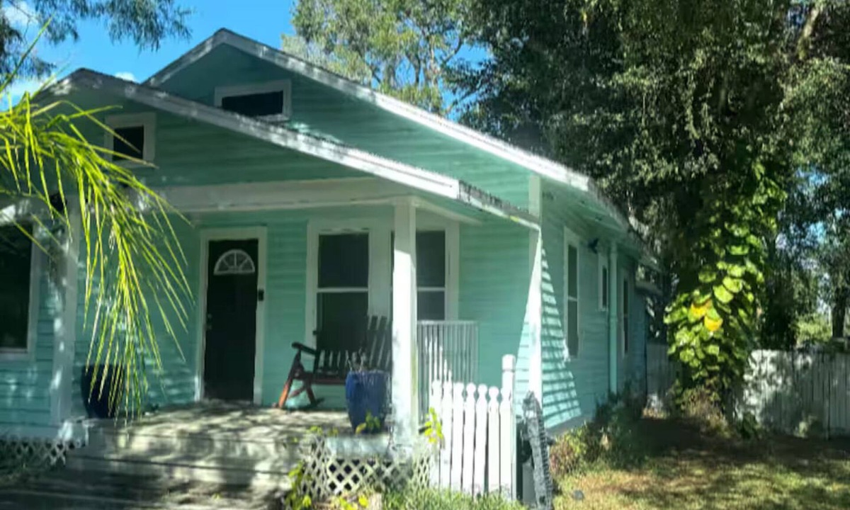 Dade City House | Enjoy the Pleasures of Historic Downtown Dade City- The Dade City Bungalow