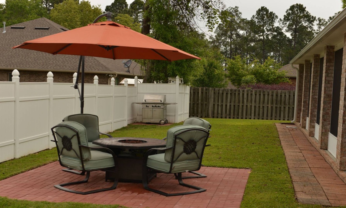 Ferry Pass House | Executive Style Florida Home looking for a Family***FREE HIGHSPEED WI-FI & Cable