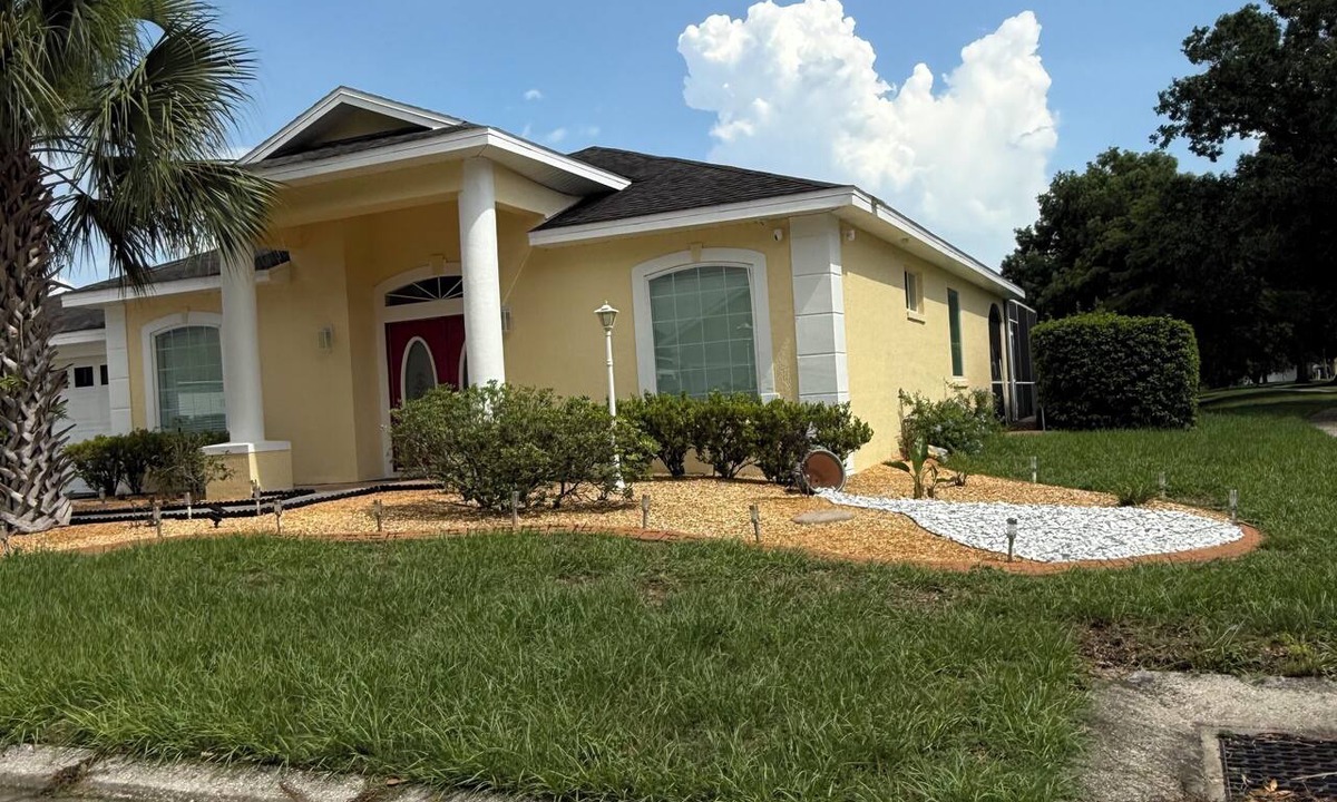 Bridgewater Crossing Villa | Executive Villa with lake views, south facing pool 4 bed 3 bath. Games room