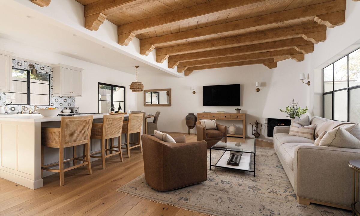 Montecito Cottage | Experience luxury at Cabana de Laurel in Montecito, a serene cottage for four.