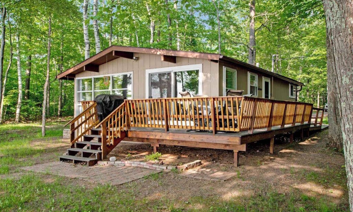 Manitowish Waters House | Fantastic lakefront home with fireplace, fast WiFi, washer/dryer & dog-friendly