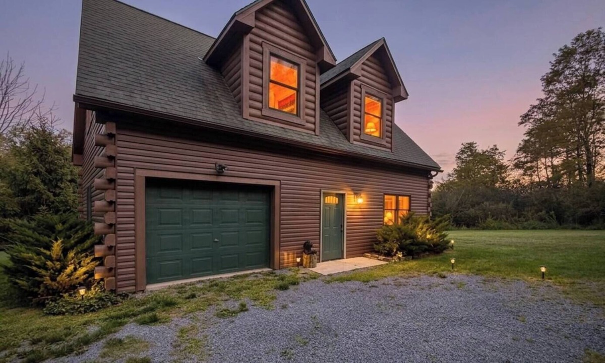 Accident Cabin | Fernwood | Secluded | Deep Creek & Wisp | Hot Tub